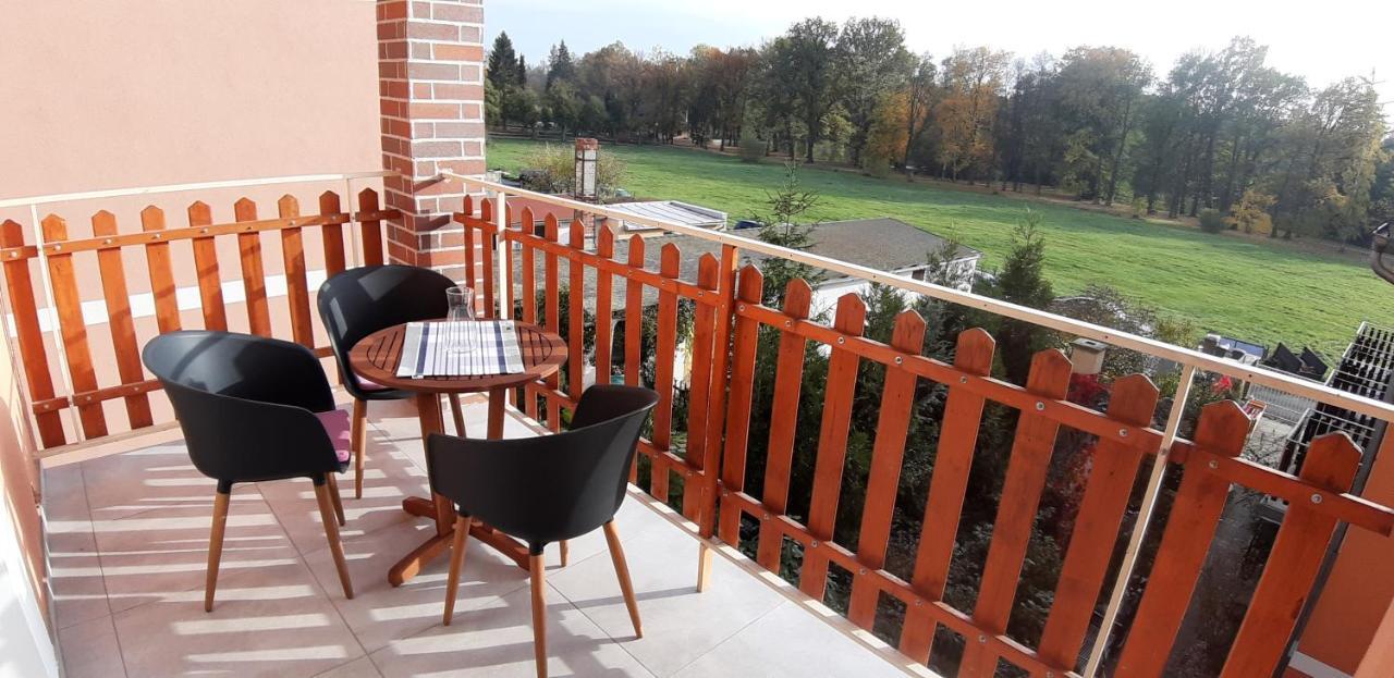 Three Apartment Františkovy Lázně Buitenkant foto