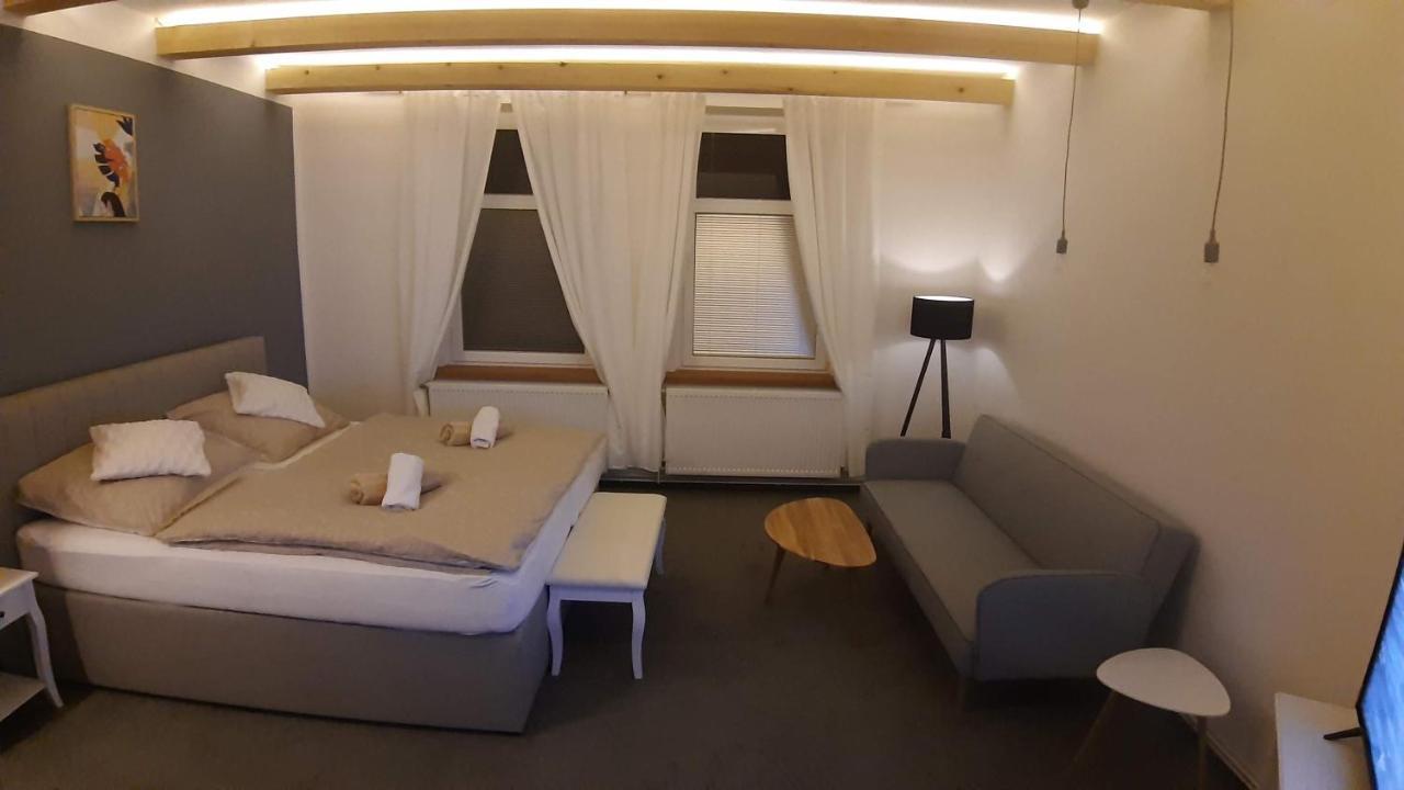 Three Apartment Františkovy Lázně Buitenkant foto