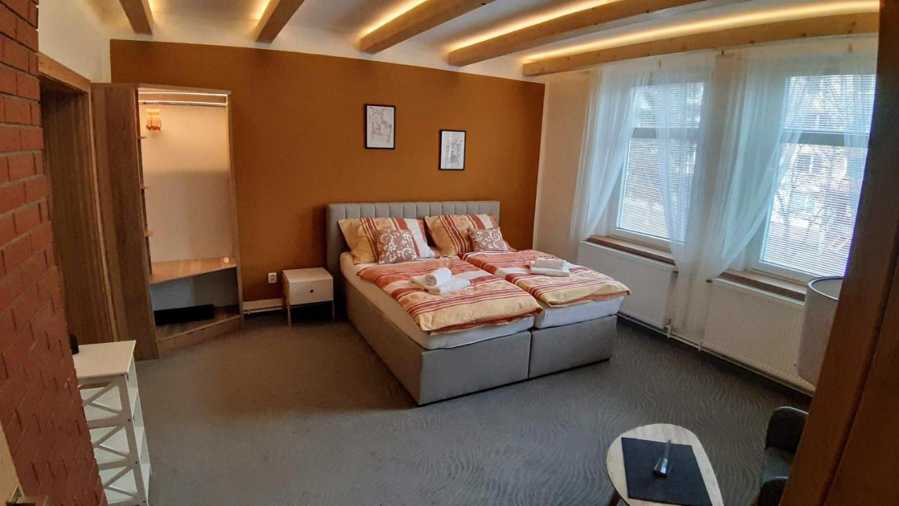 Three Apartment Františkovy Lázně Buitenkant foto